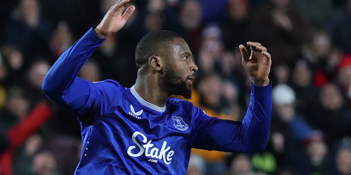 Moyes can revive Barry & Beto by relocating Everton's "creator of chaos"