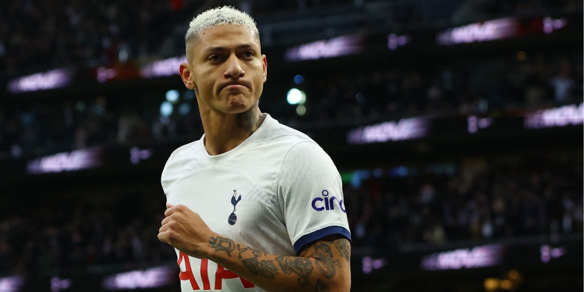 Postecoglou driving Tottenham move for "dream" Richarlison replacement