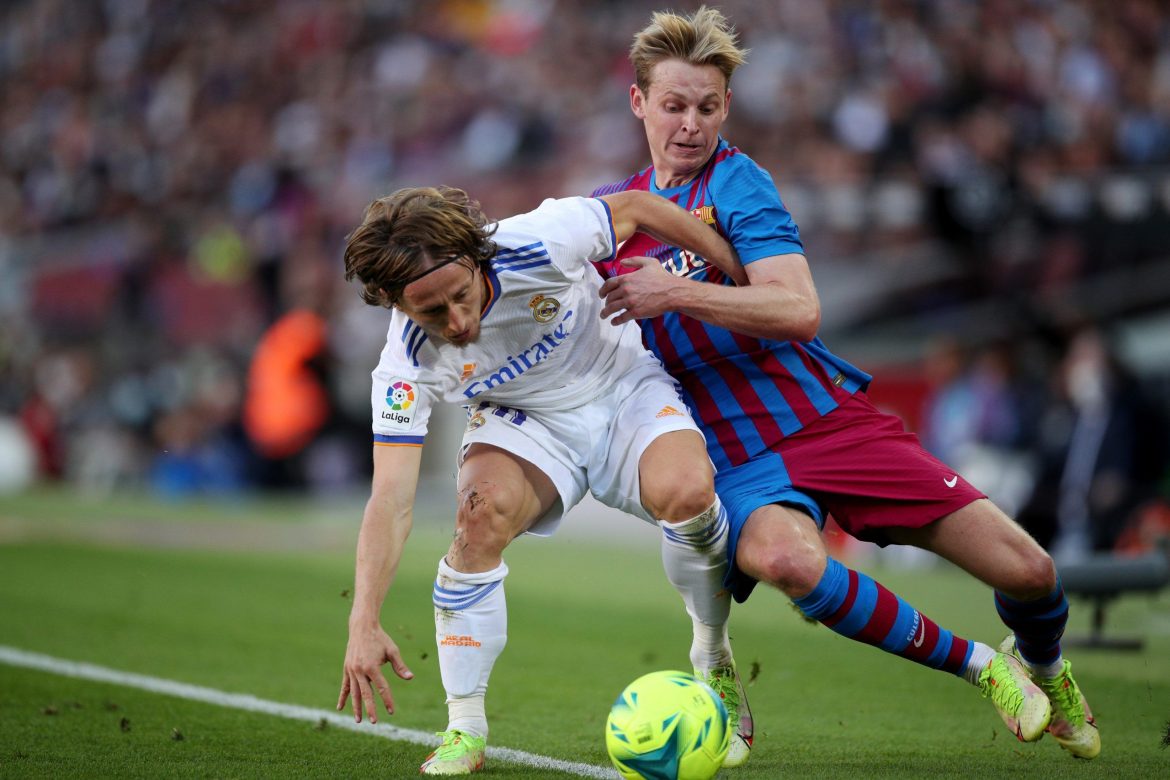 Manchester United closing in on De Jong